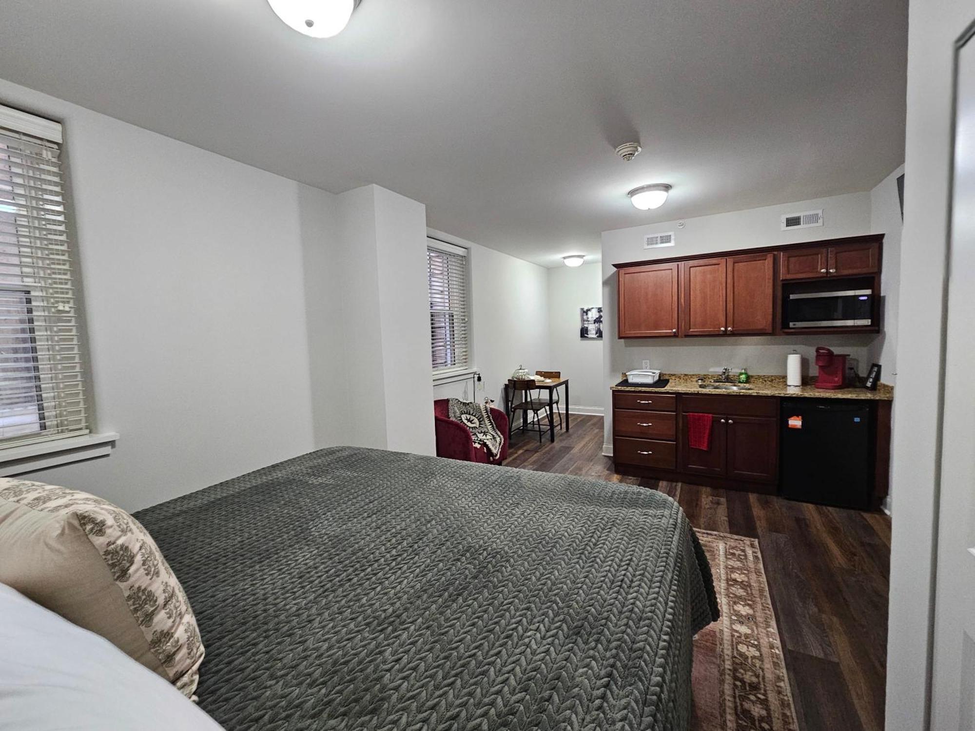 Cozy King Bed Stay At The Historic Inman - 201 Champaign Luaran gambar