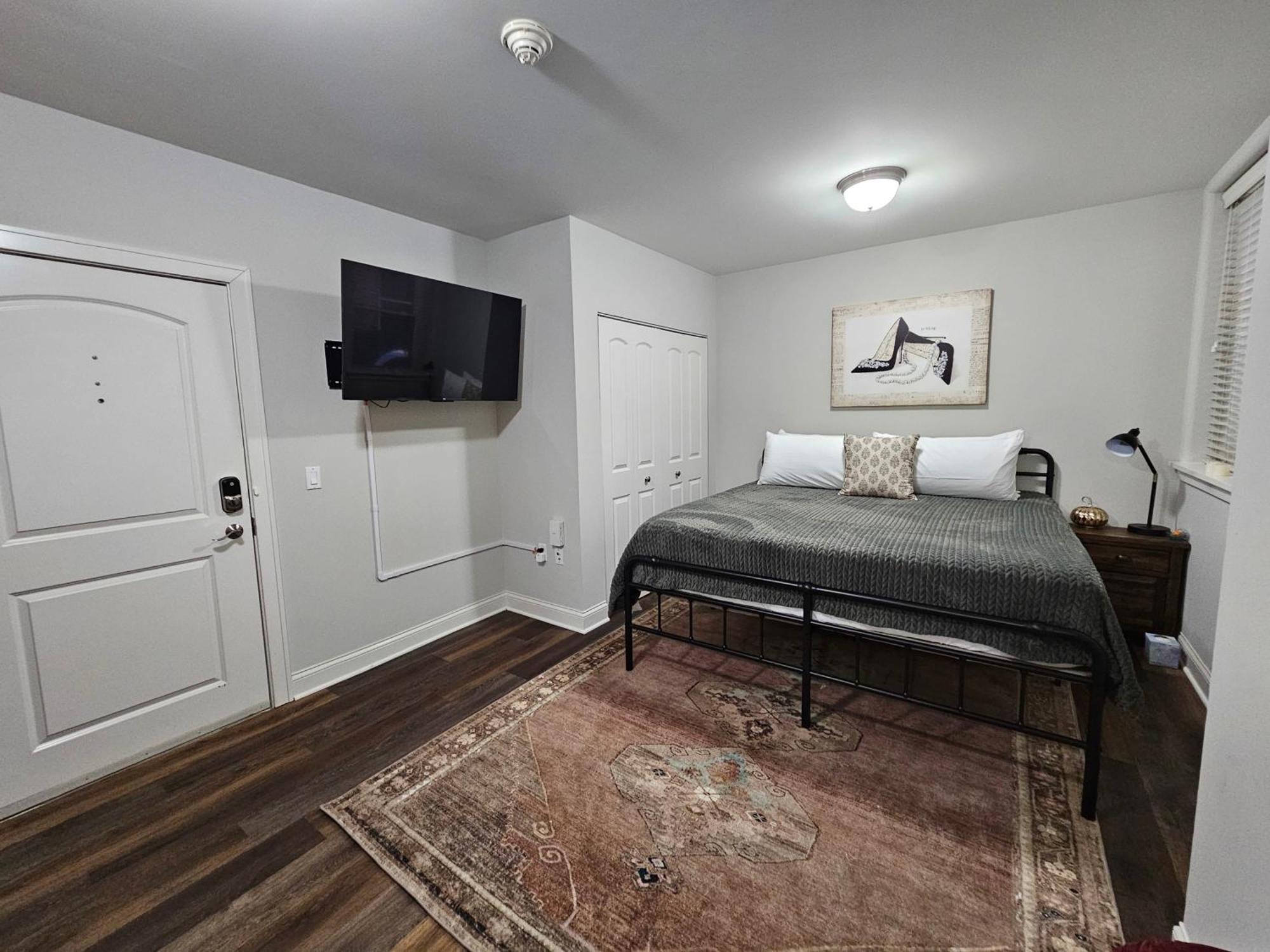 Cozy King Bed Stay At The Historic Inman - 201 Champaign Luaran gambar