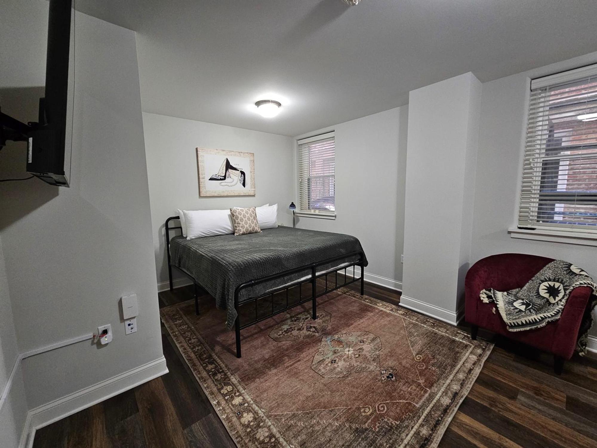 Cozy King Bed Stay At The Historic Inman - 201 Champaign Luaran gambar