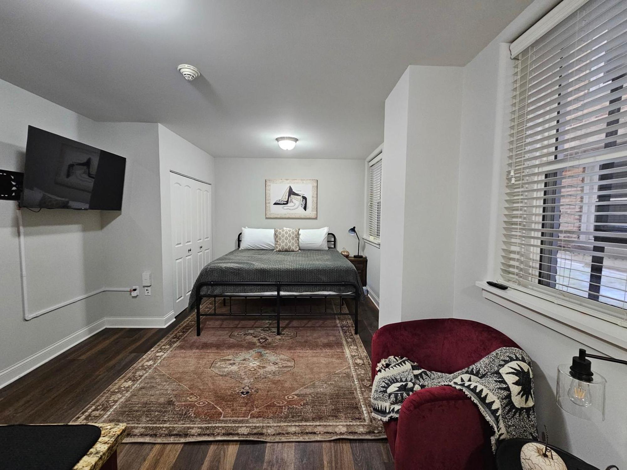 Cozy King Bed Stay At The Historic Inman - 201 Champaign Luaran gambar